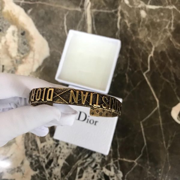 AAA Quality Dior Fashion Logo Pattern Classic Brass Cuff Bracelet For Ladies Price Online
