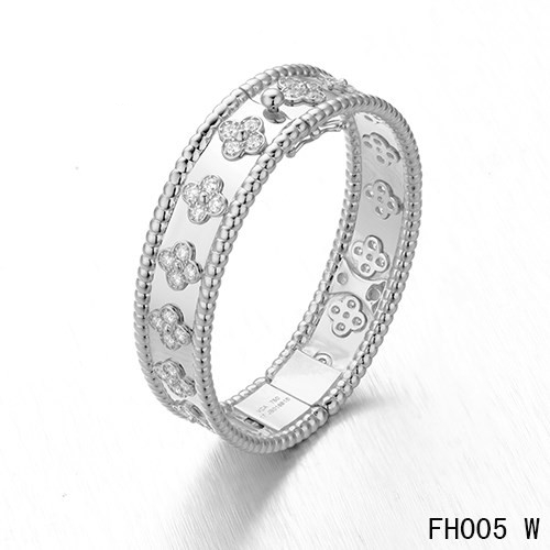 VAN CLEEF & ARPELS PERLEE CLOVER BRACELET,White GOLD,MEDIUM MODEL