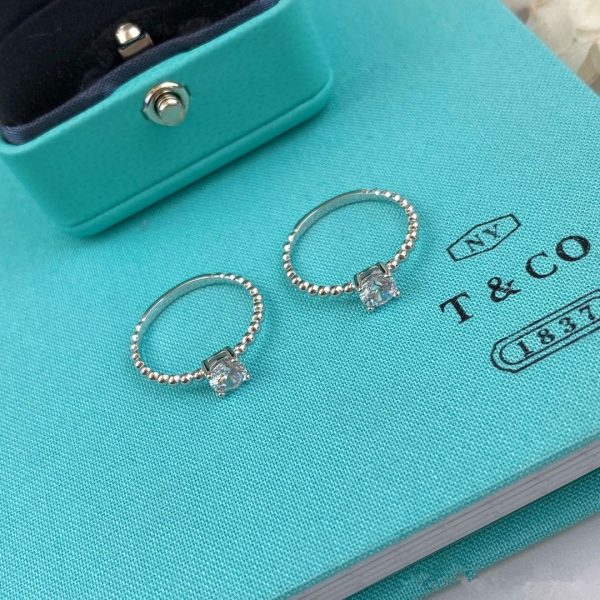 Wholesale Classic Tiffany Sterling Silver Four Claws 925 Bead Ring Female Diamonds Jewellery