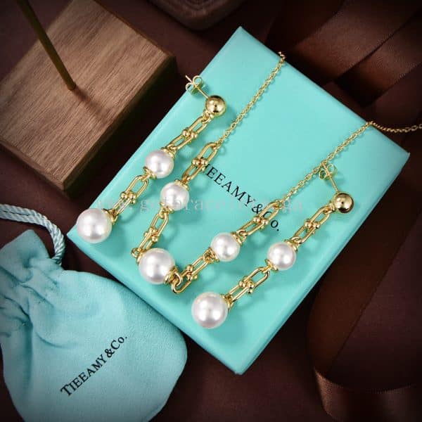 Tiffany HardWear Triple Drop Link Earrings in Yellow Gold with Freshwater Pearls