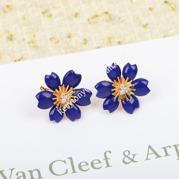 Hot Selling Van Cleef Arpels Rose de Noel Clip Earrings White/Blue With Diamonds Replica