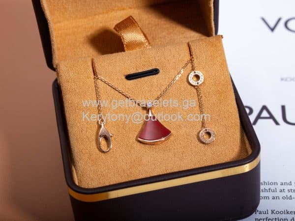 Divas Dream Small Necklace with Carnelian and 1 Diamodns Rose Gold Luxury