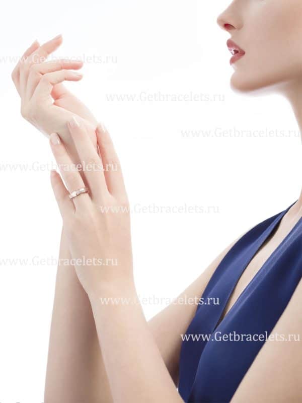Medium Serpenti Viper Band Ring in 18k Rose Gold with Demi-pave Diamonds