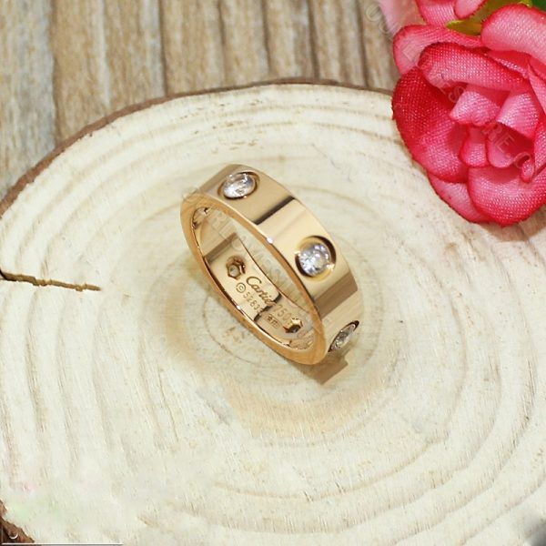 Replica Cartier Love Ring In Pink Gold Set With 6 Diamonds