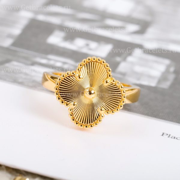 Replica Van Cleef Arpels Vintage Alhambra Ring Yellow Gold