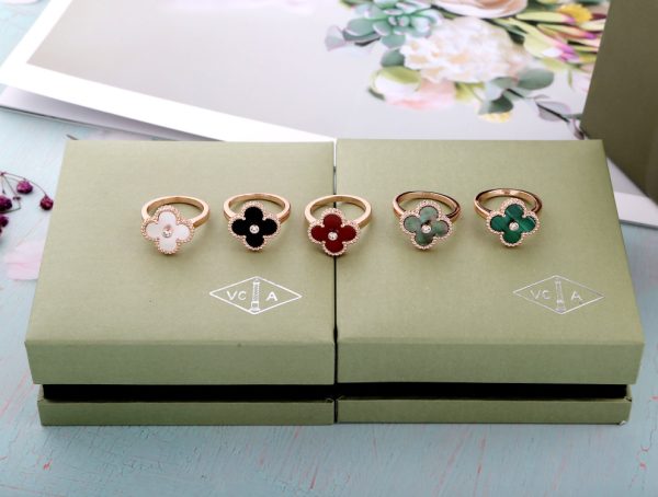 Replica Van Cleef Arpels Magic Alhambra Ring Wiht Mother-of-Pearl and Diamonds