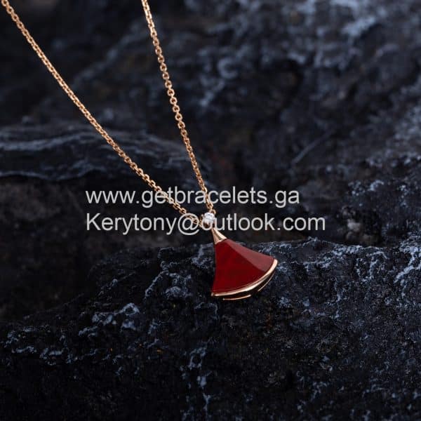 Divas Dream Small Necklace with Carnelian and 1 Diamodns Rose Gold Luxury