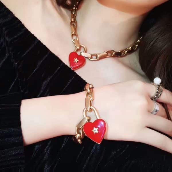 Dior Limited Edition Dioramour Red Heart Padlock Thick Chain Ladies Brass Bracelet B0628DMRLQ_D911