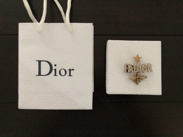 Christian Dior J’Adior Star Charming Bee Retro Brass Logo Motif Diamonds Brooch For Womens Replica V0301ADRCY_D908