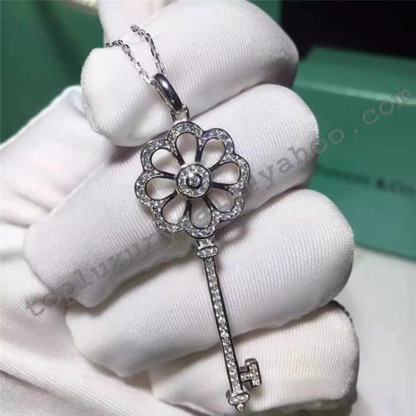 Tiffany Keys Bloom Key Pendant Chain Necklace Flower Shaped Diamonds Best Review Women US