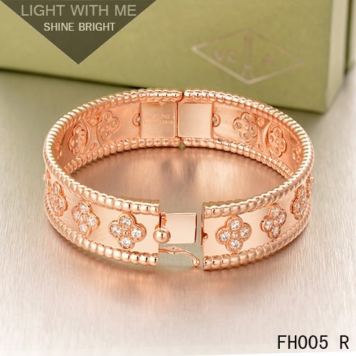 VAN CLEEF & ARPELS PERLEE CLOVER BRACELET,Pink GOLD,MEDIUM MODEL