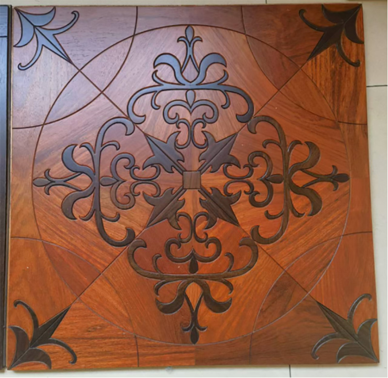 Parquet multi-lay-er solid wood com-posite flooring