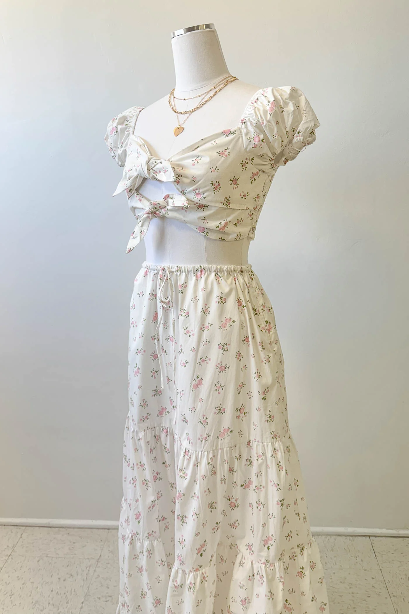 Front Tie Puff Sleeve Top