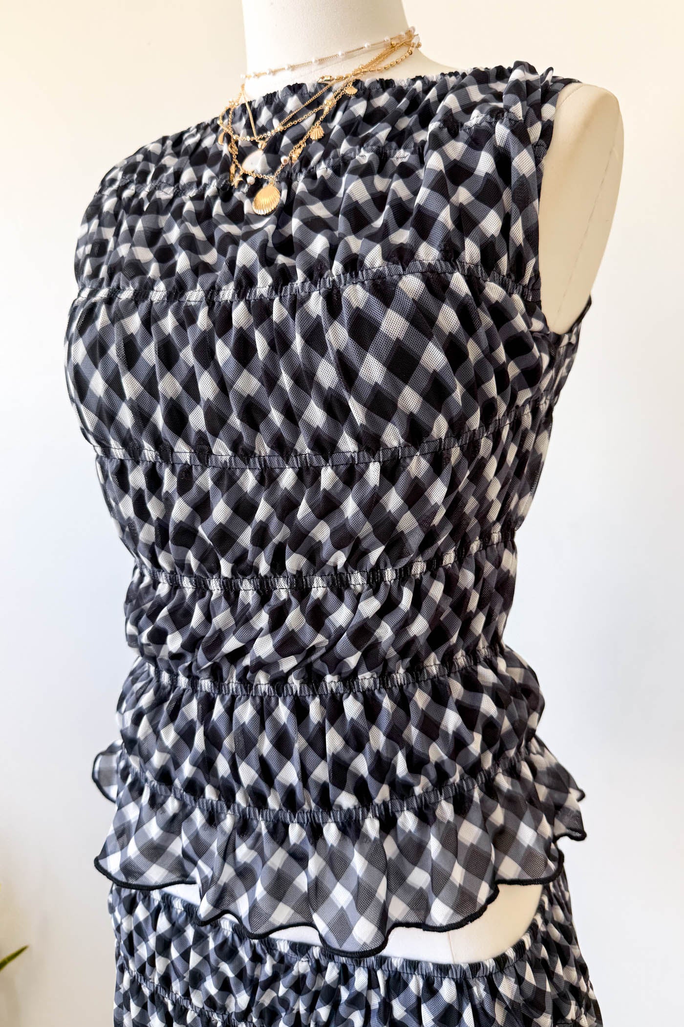 GIngham Sleeveless Stretch Lace Top