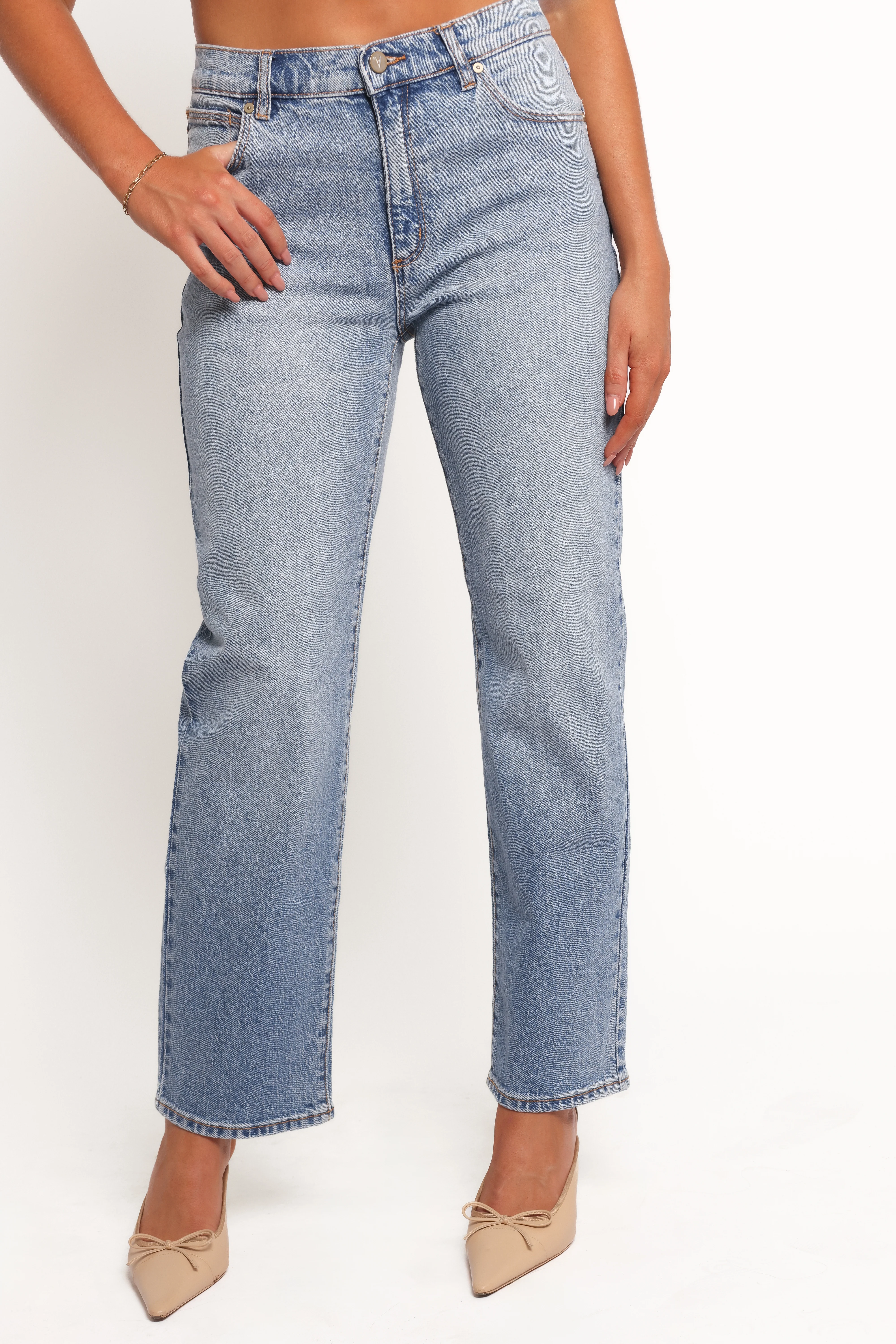 Abrand Mid Straight Jeans - Felicia