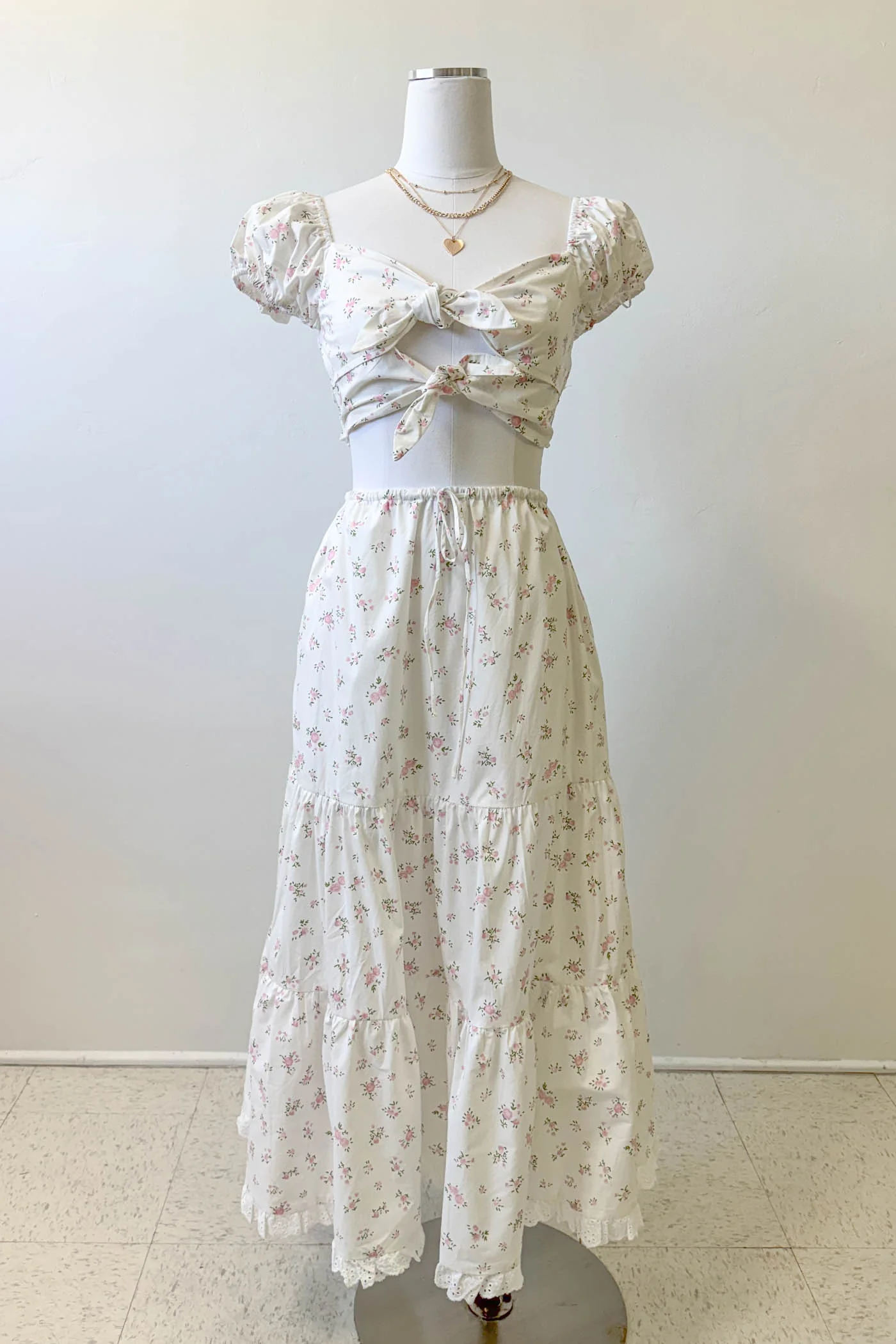 Front Tie Puff Sleeve Top