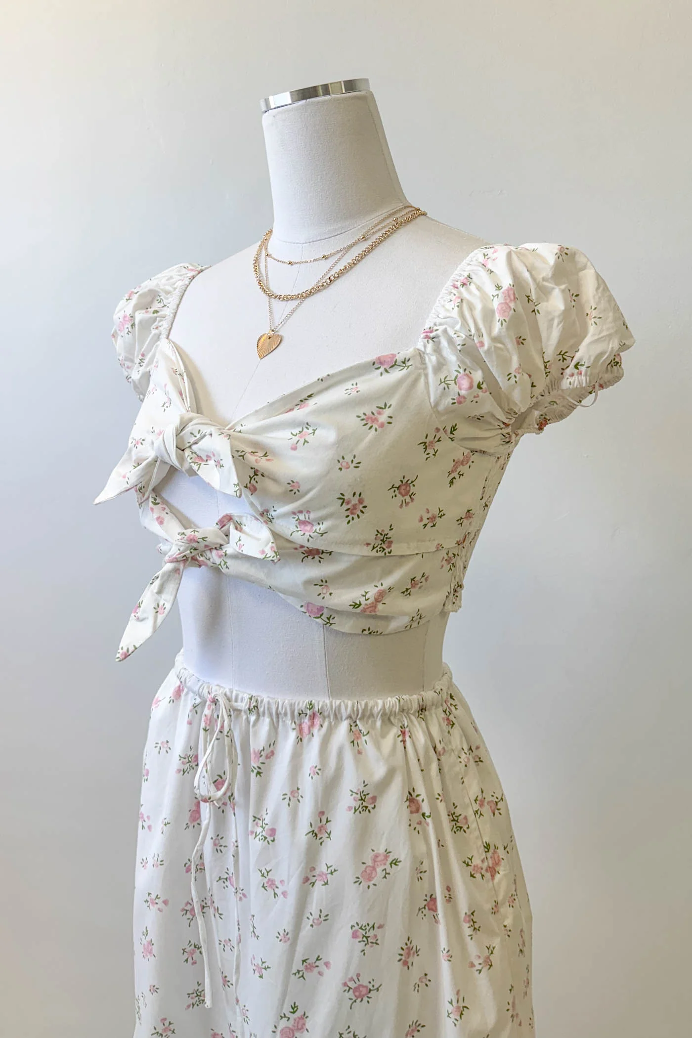 Front Tie Puff Sleeve Top