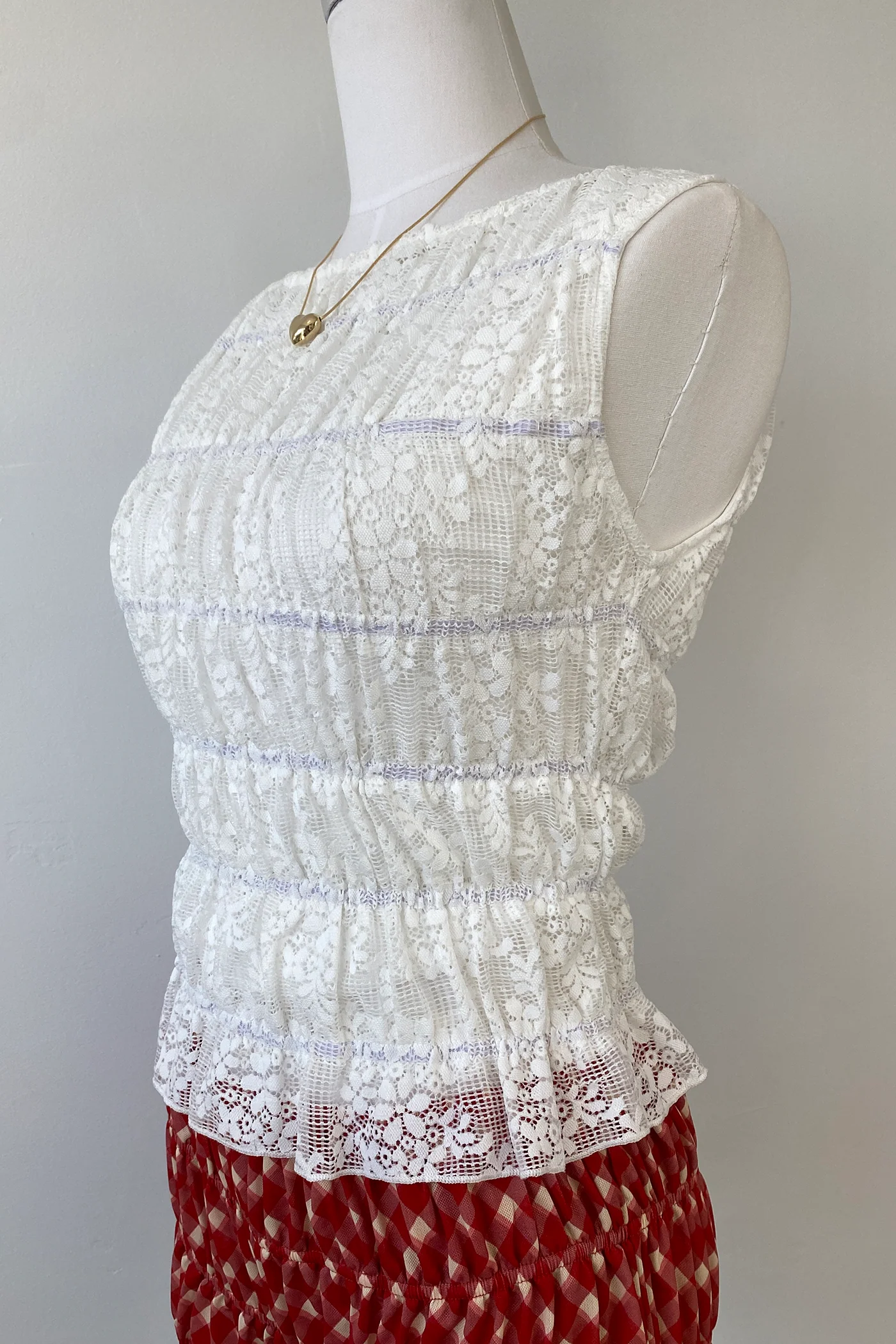 Sleeveless Stretch Lace Top