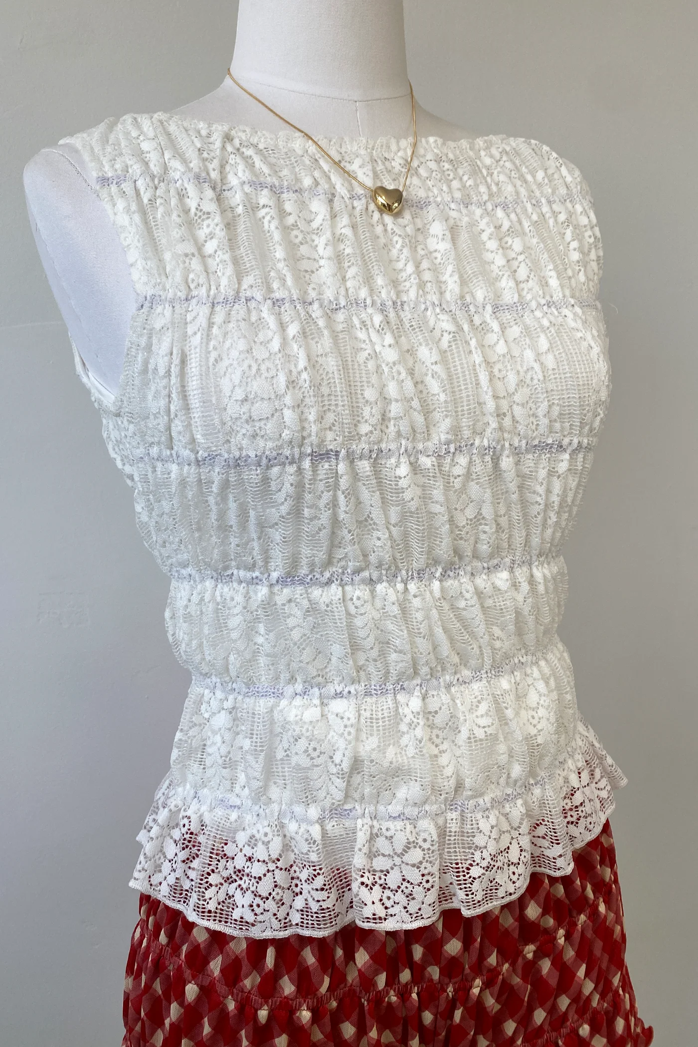 Sleeveless Stretch Lace Top