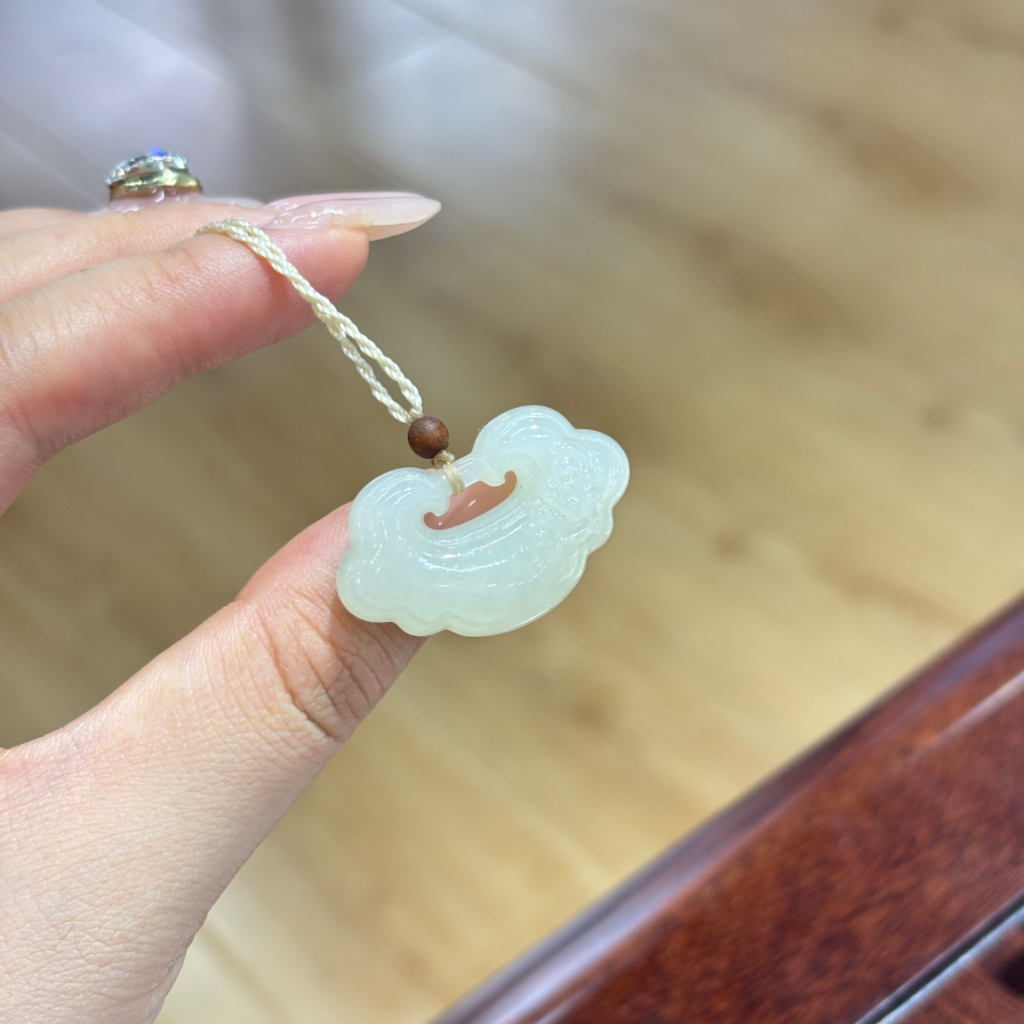 Hetian Jade Auspicious Cloud Lock