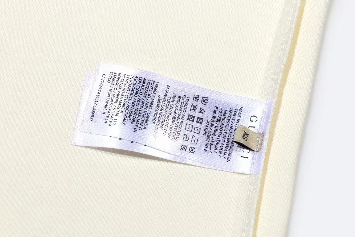 💚 GUCCI Smiley Logo Tee – Positive Vibes Only ☀️