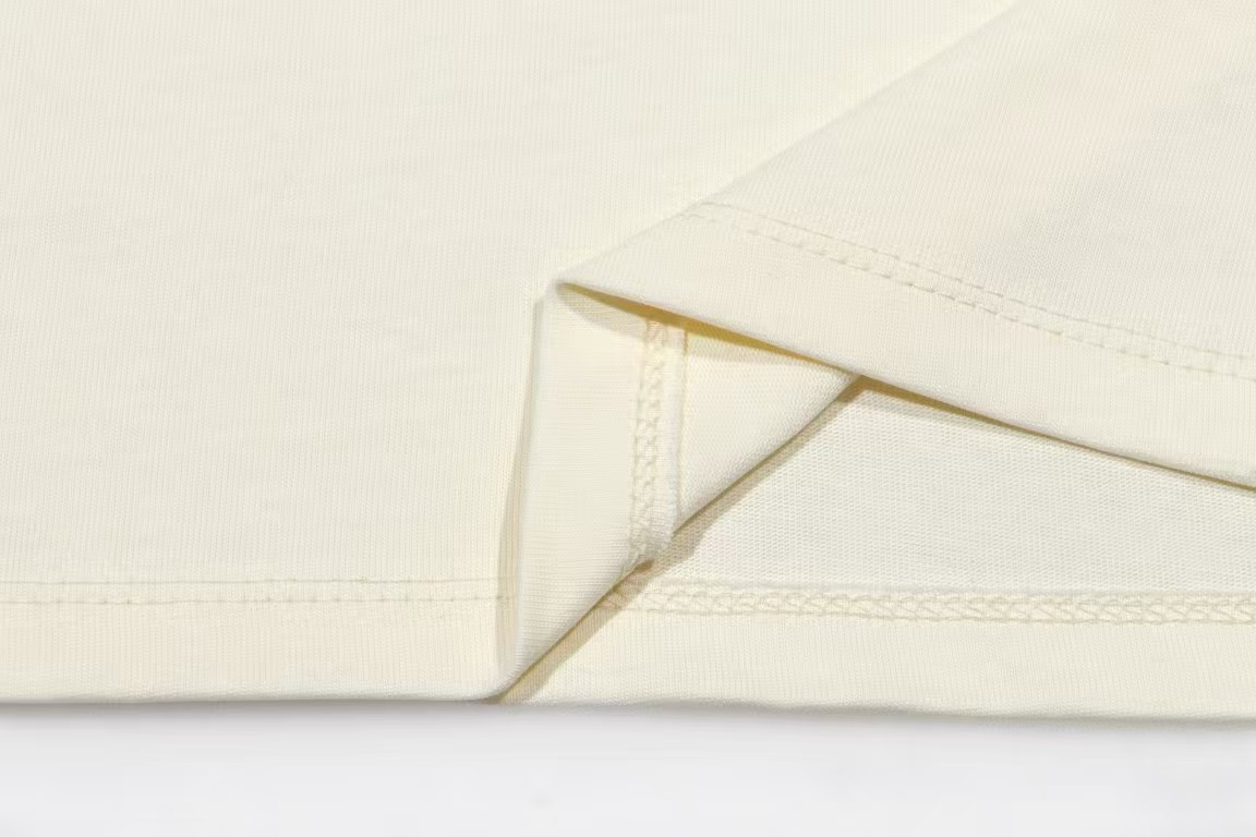 💚 GUCCI Smiley Logo Tee – Positive Vibes Only ☀️