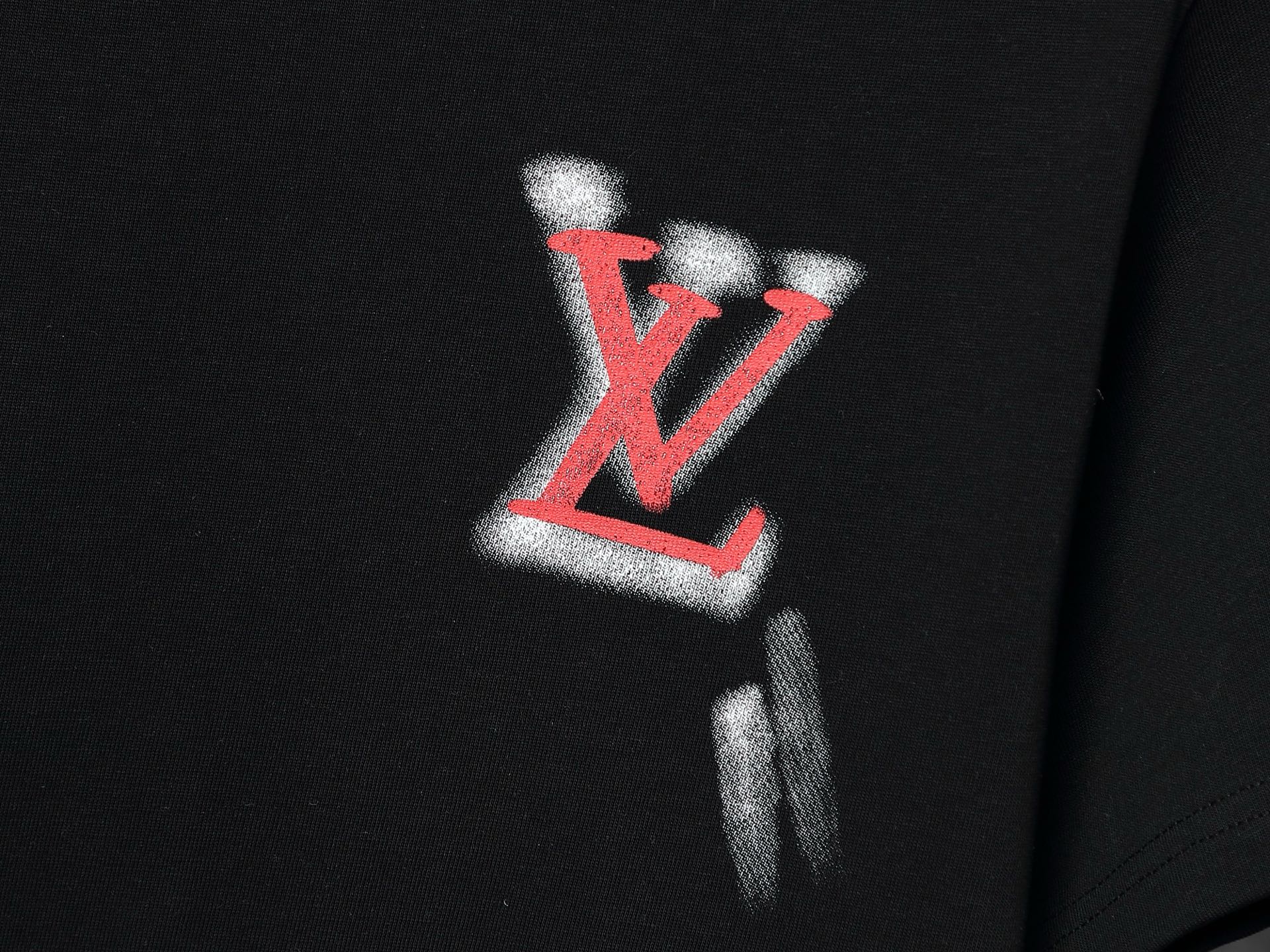 Louis Vuitton Spray Print Logo T-Shirt – Black & White