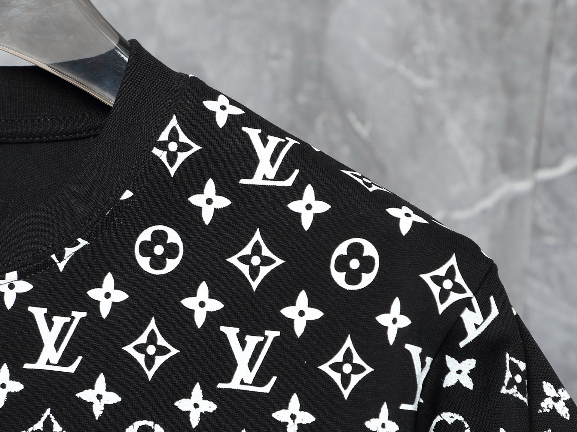 Louis Vuitton Gradient Monogram Tee – Black & White