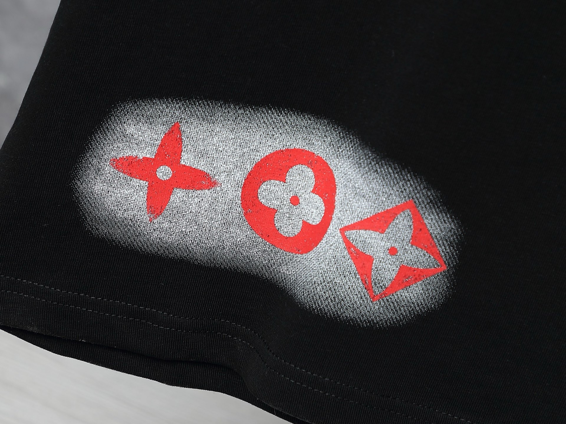 Louis Vuitton Spray Print Logo T-Shirt – Black & White