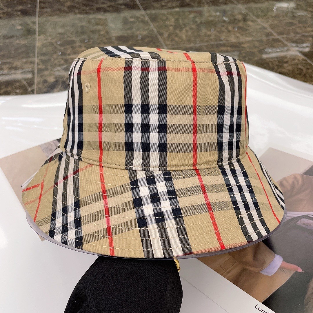 Burberry Classic Vintage Check Bucket Hat – Beige
