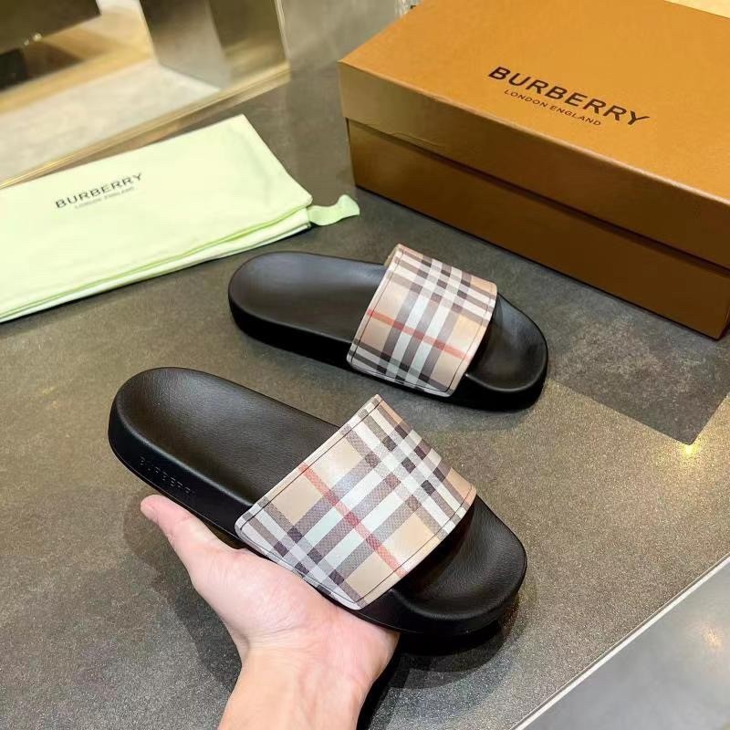 Burberry Classic Vintage Check Slide Sandals – Black