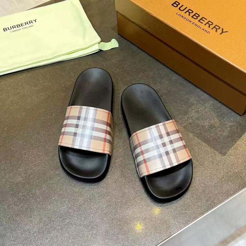 Burberry Classic Vintage Check Slide Sandals – Black