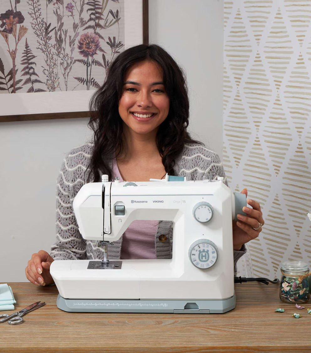 Husqvarna Viking Onyx 15 Sewing Machine