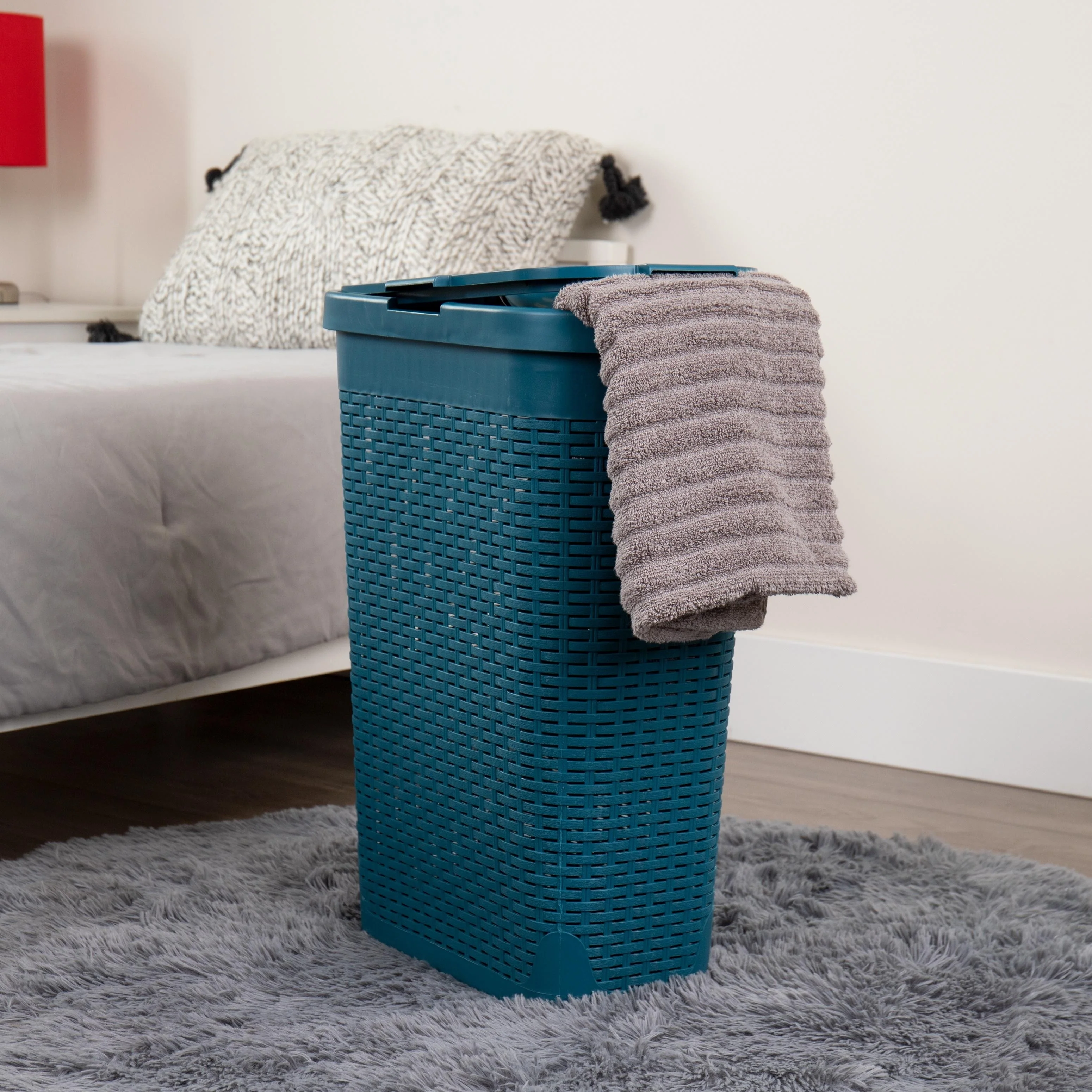 Mind Reader 40L Slim Laundry Hamper, Clothes Basket, Lid, Wicker Design, Plastic, 18