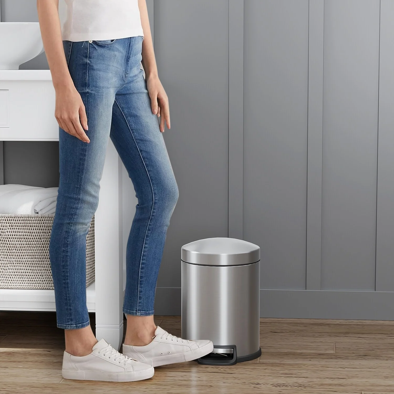 Innovaze 1.32 Gal./3 Liter Stainless Steel Round Step-on Trash Can for Bathroom and Office
