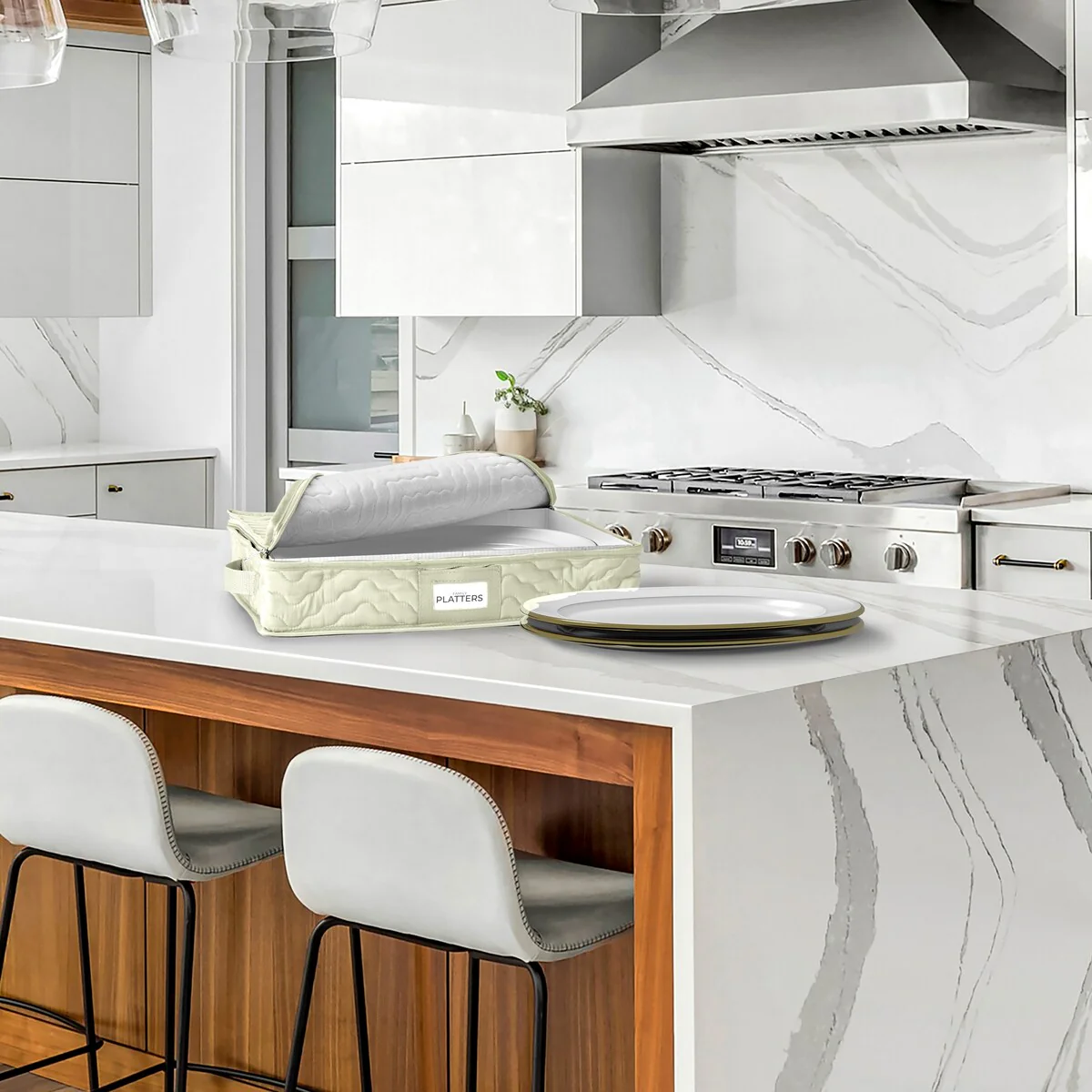 4 Plate China Quilted Container - 17