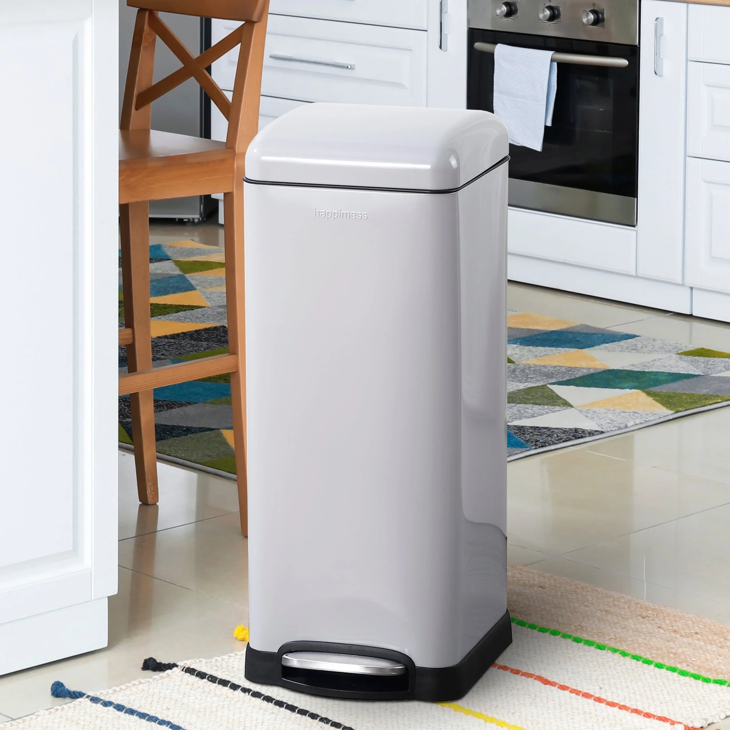 happimess Betty Retro 8-Gallon Step-Open Trash Can