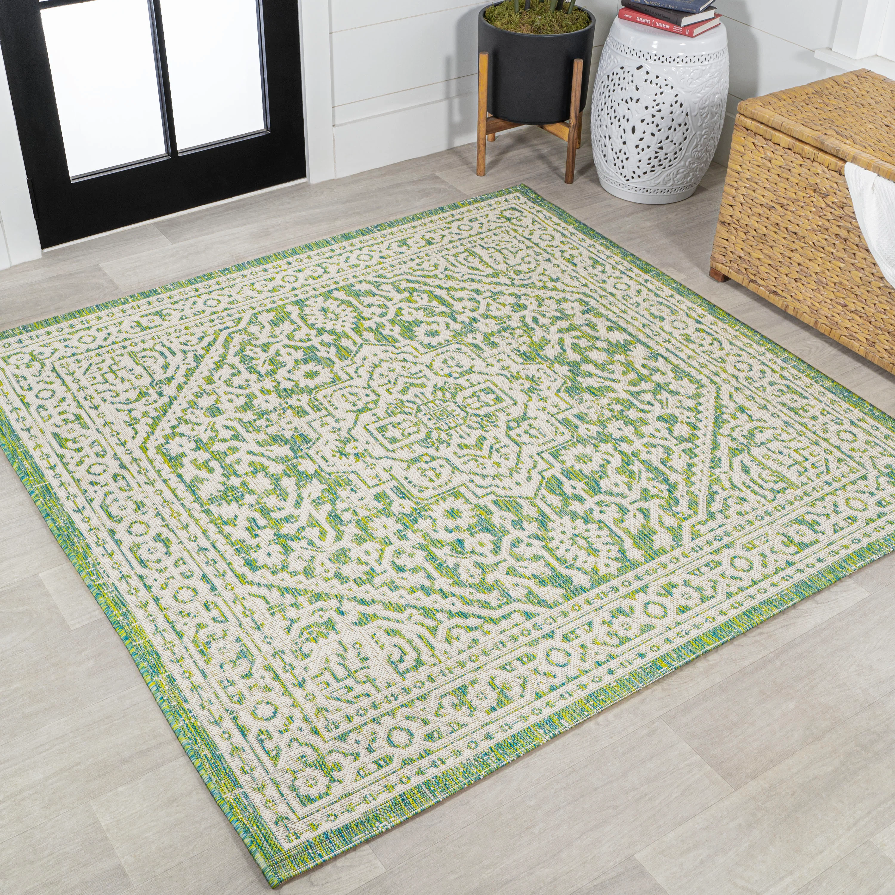 Sinjuri Medallion Textured Weave Indoor/Outdoor Area Rug