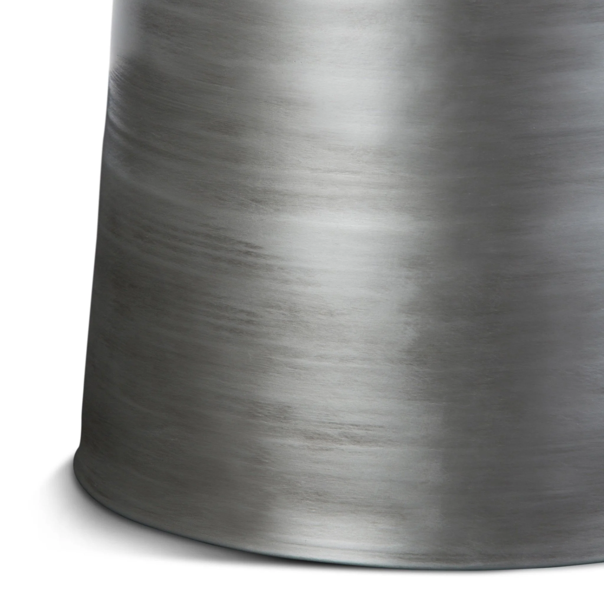 Solsticea Metal Accent Table with Round Top Design