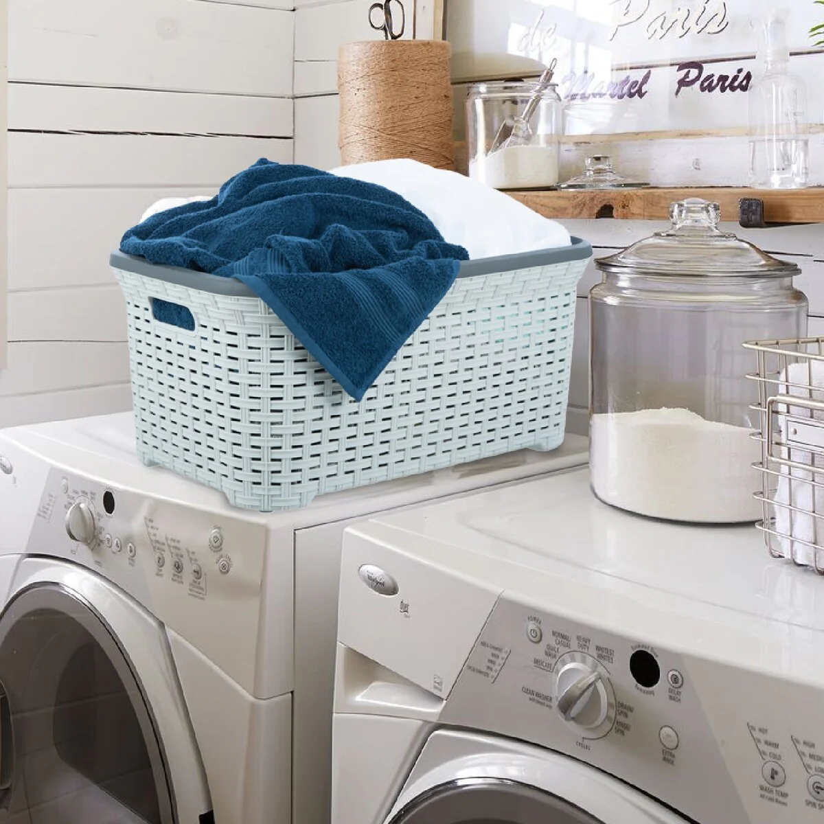 Superio Large Wicker Laundry Basket with Cutout Carry Handles - Capacity: 50l