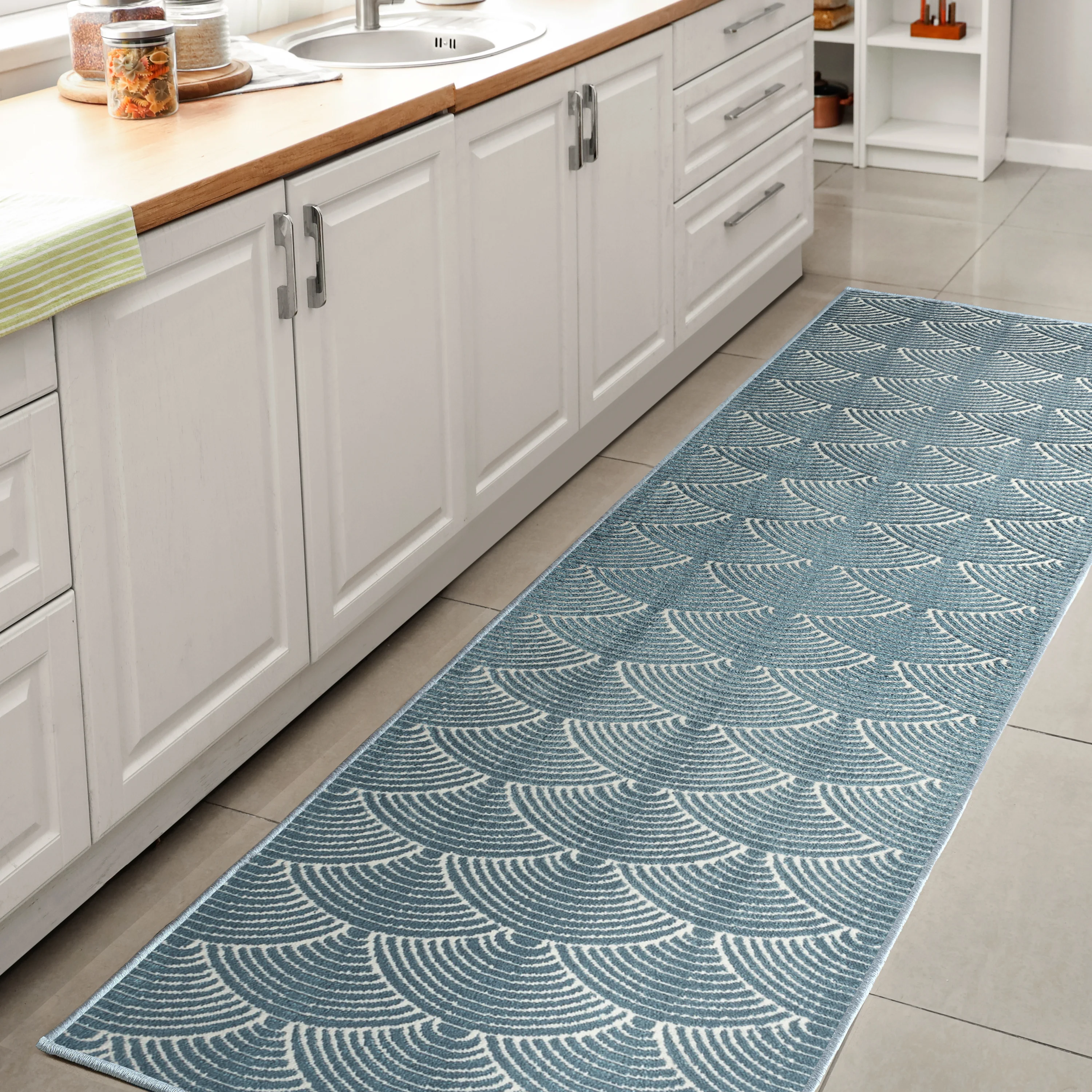 Porter Geometric Art Deco Fan Pattern High-Low Area Rug