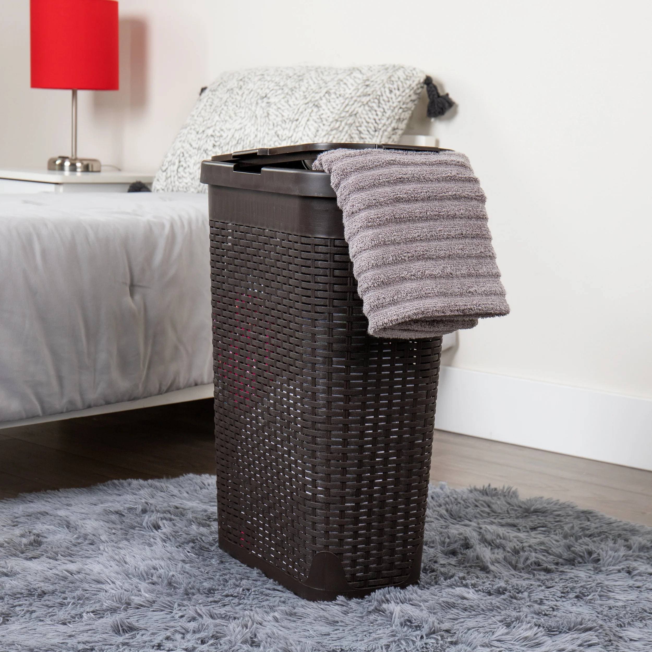 Mind Reader 40L Slim Laundry Hamper, Clothes Basket, Lid, Wicker Design, Plastic, 18