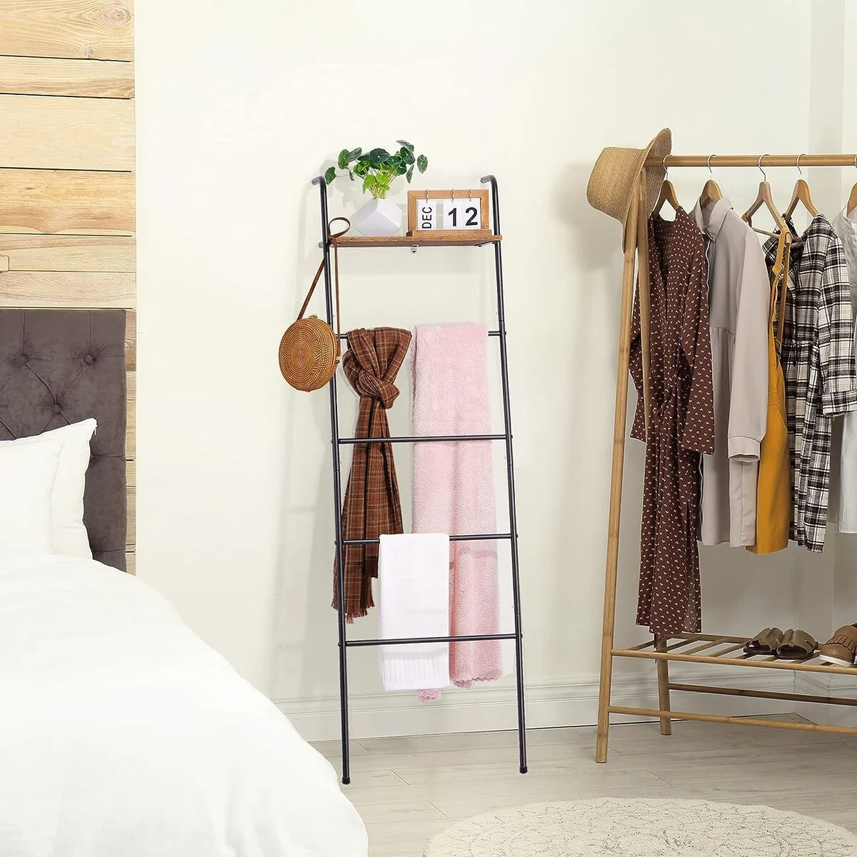 5 Layer Wall-Leaning Blanket Ladder with Shelf - 1PCS