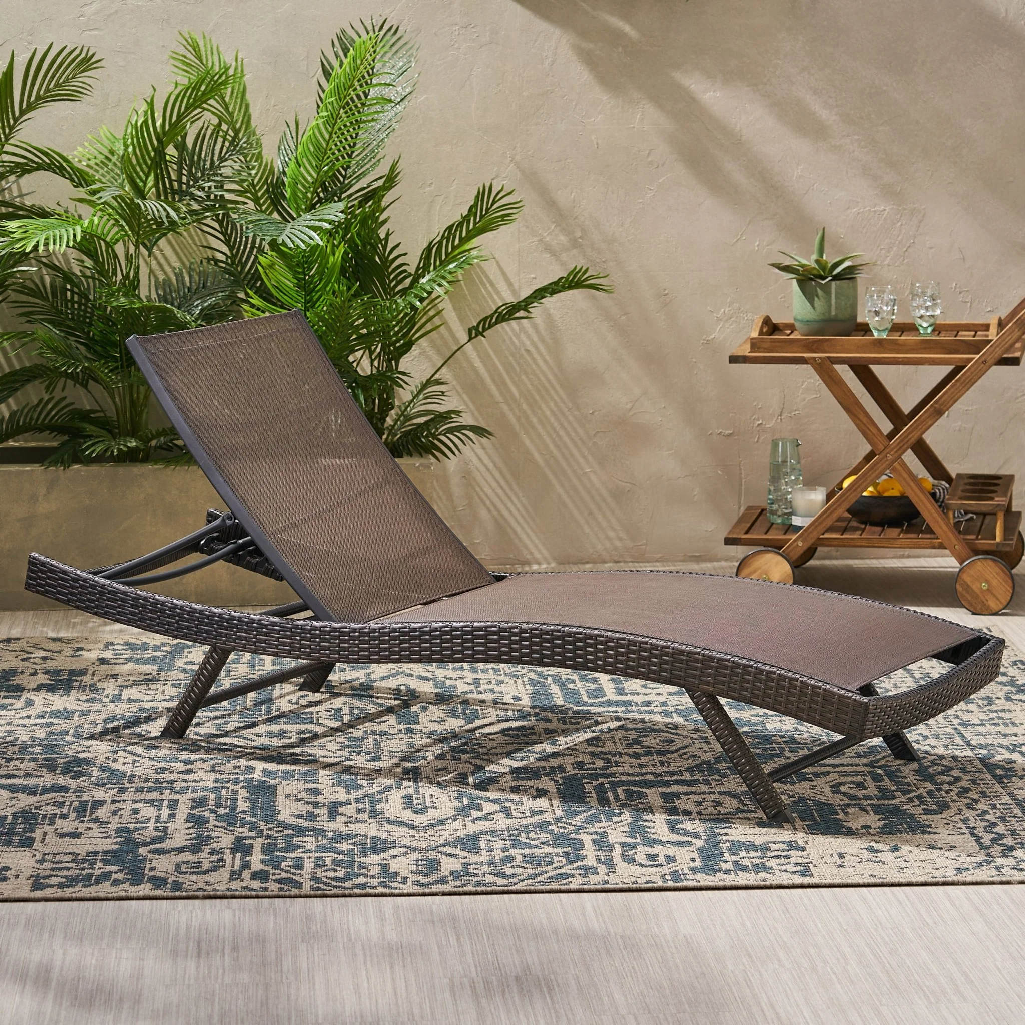Outdoor Rattan Wicker Chaise Lounge with Adjustable Seat and Mesh Seat