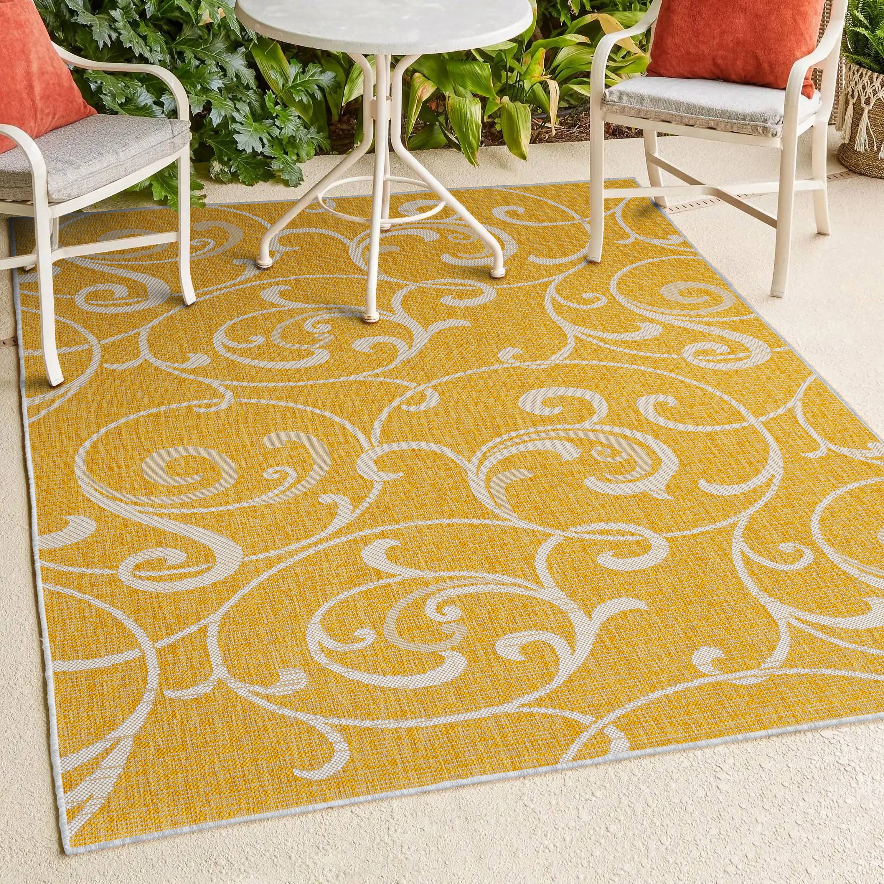 Maribel Traditional Classic All-Over Scroll Indoor/Outdoor Runner Rug