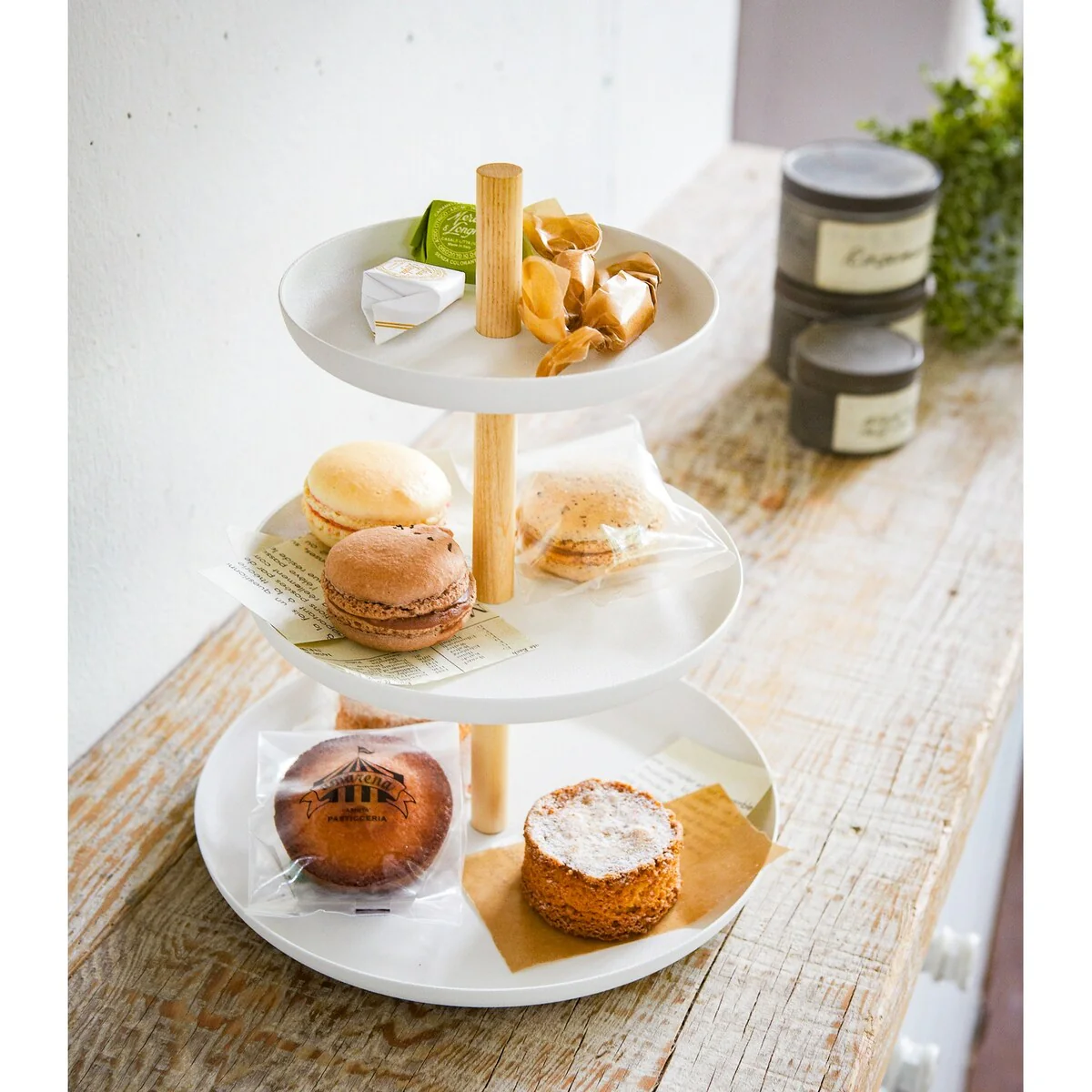 Yamazaki Home Serving Stand, Steel and Wood, Holds 6.6 lbs - L 7.87 x W 7.87 x H 9.45 inches