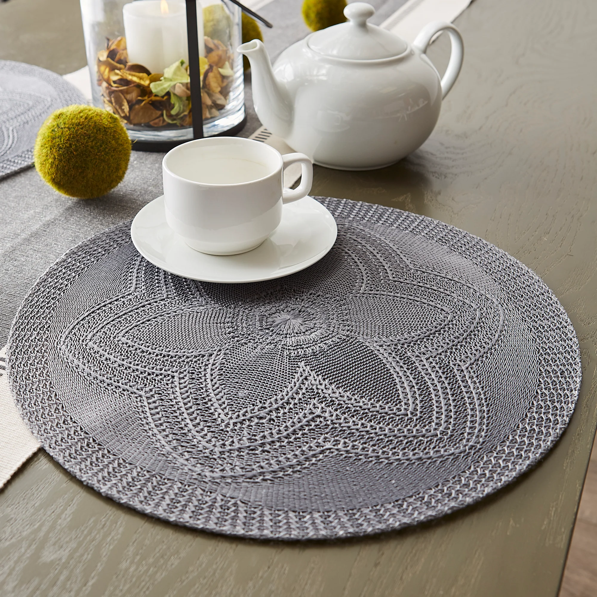 Gray Floral Pp Woven Round Placemat, Set of 6