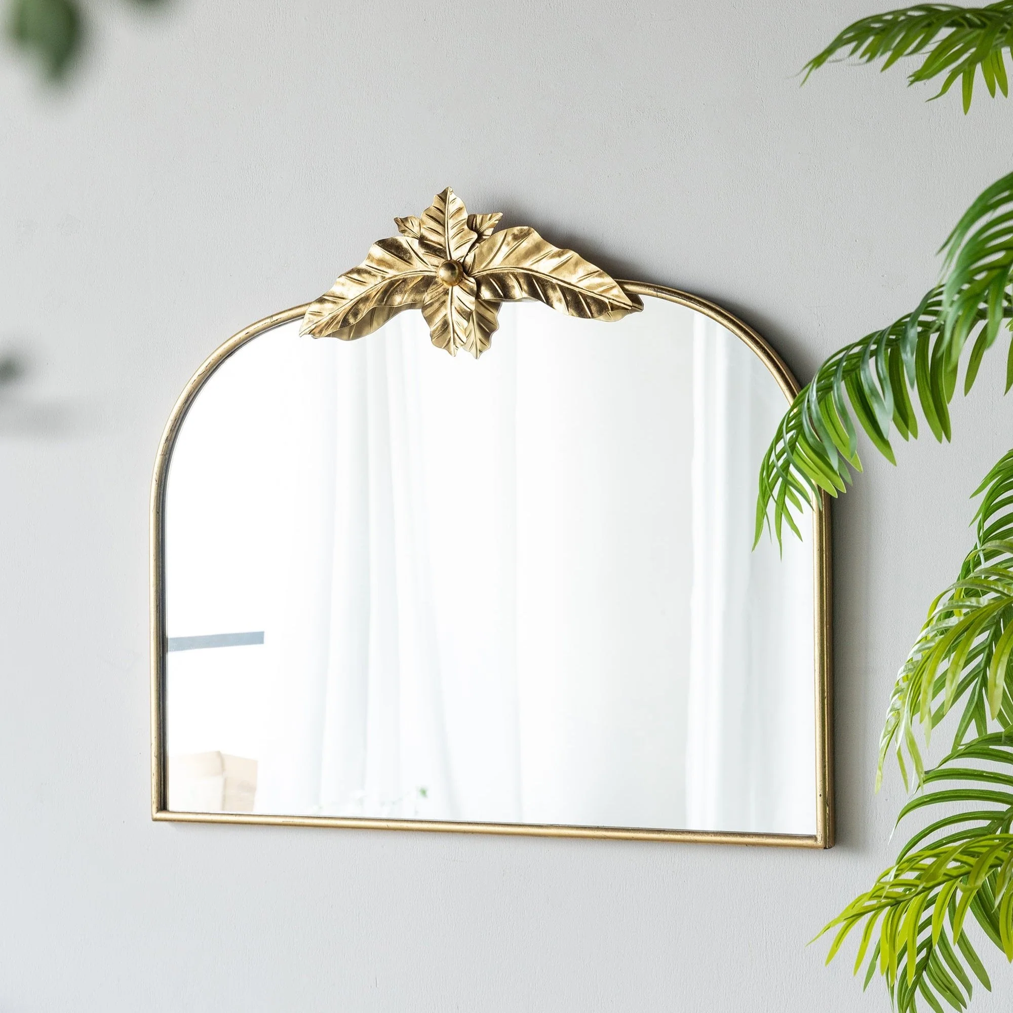 Arched Wall Mirror with Metal Frame