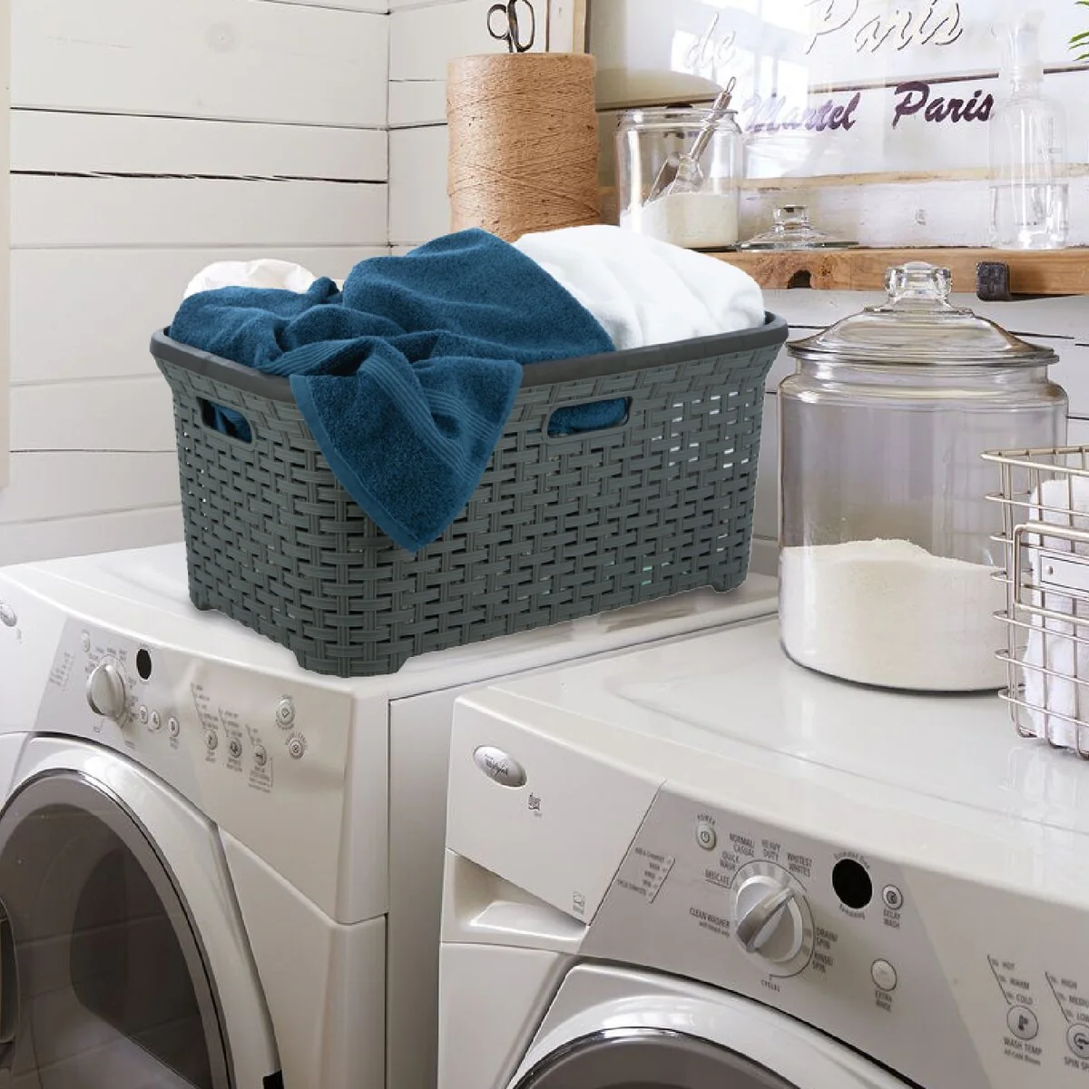 Superio Large Wicker Laundry Basket with Cutout Carry Handles - Capacity: 50l