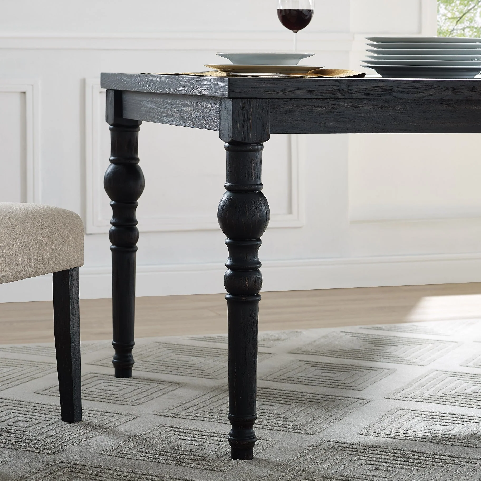 Wood Dining Table with Turned Leg and Rectangle Top